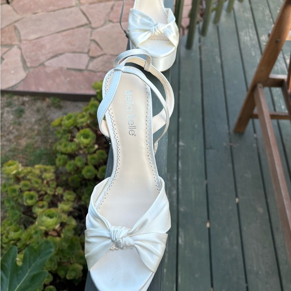 BRAND NEW Bella belle SERAFINA
5 Inch Open Toe Platform Block Heel Sandals - Picture 3 of 5